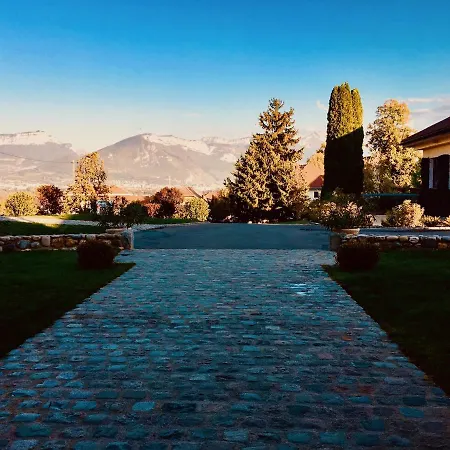 Oda ve Kahvaltı Le Paon Bleu Annecy